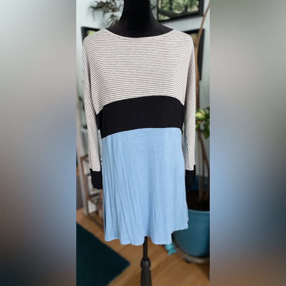 Lightweight 3/4 Sleeve Tunic Size Small